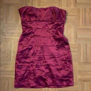 Purple strapless party dress